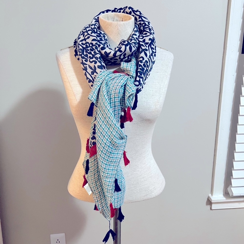 NEW Pretty persuasions tasseled scarf.